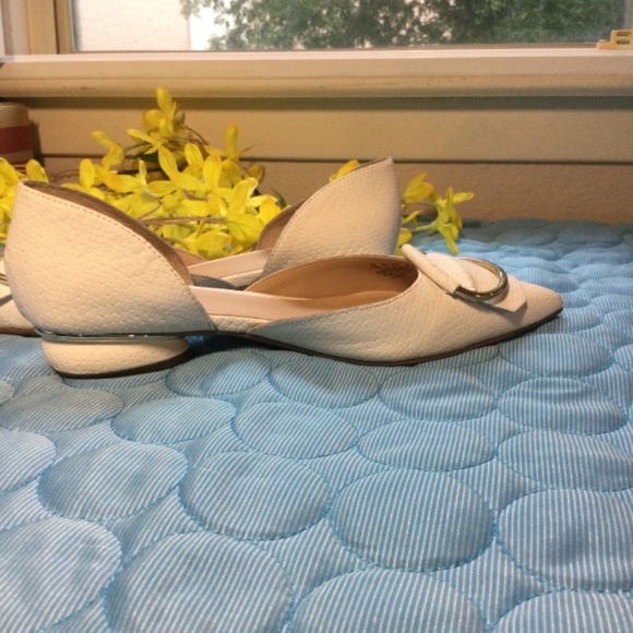 Franco Sarto women’s flat shoes white snake printed leather upper - Picture 5 of 5